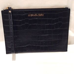MICHEAL Micheal Kors Bedford  Zip Black Crocodile Embossed Leather Clutch